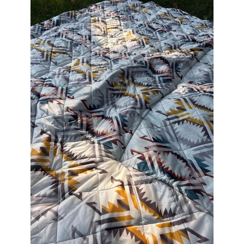 Pendleton Packable Outdoor Picnic Blanket Southwestern Geometric Quilted